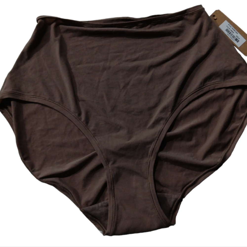 SKIMS Women's Full Brief Underwear SZ Medium